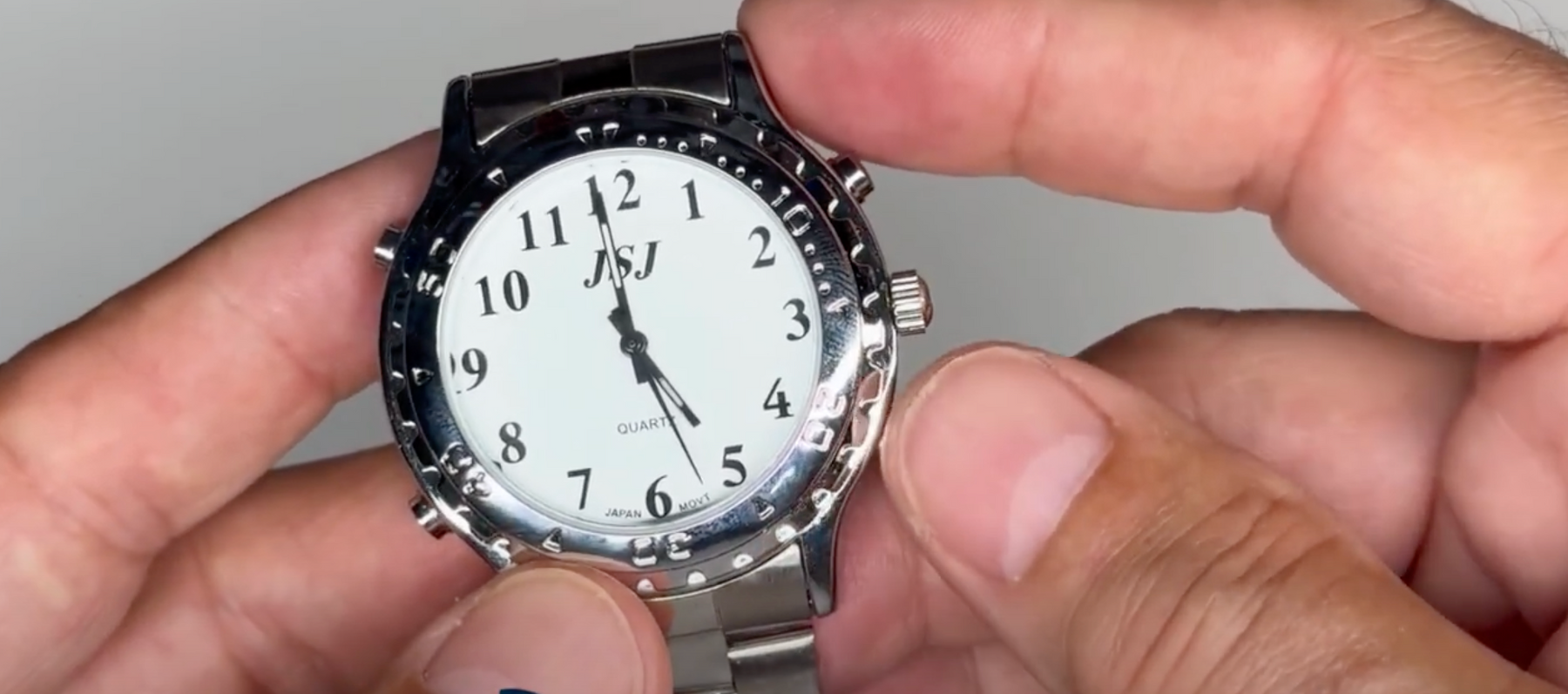 Benefits of the Spanish Voice Blind Watch
