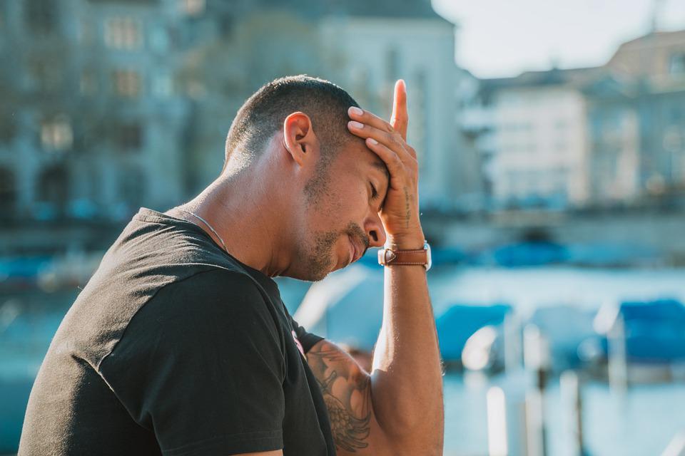 Nuevo lente para los que sufren fotofobias y migrañas