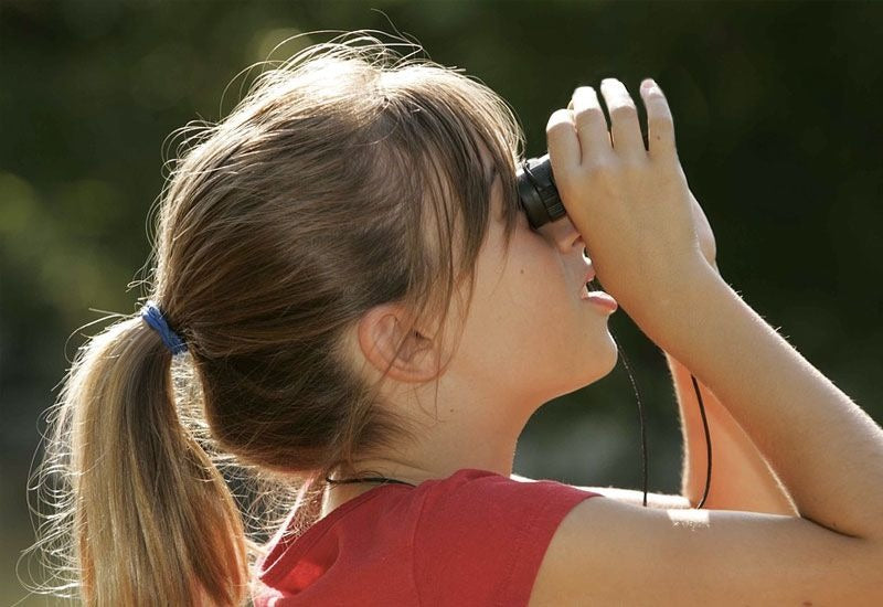 Cómo Usar los Telescopios Monoculares para Ver de Lejos
