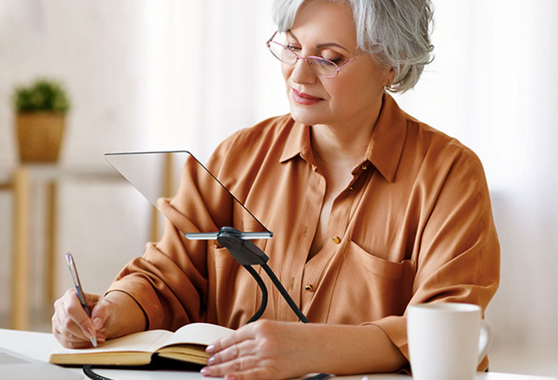 Hands-Free Magnifying Glasses