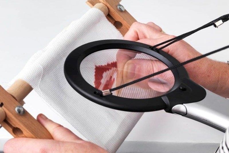 Lighted  Neck Magnifier