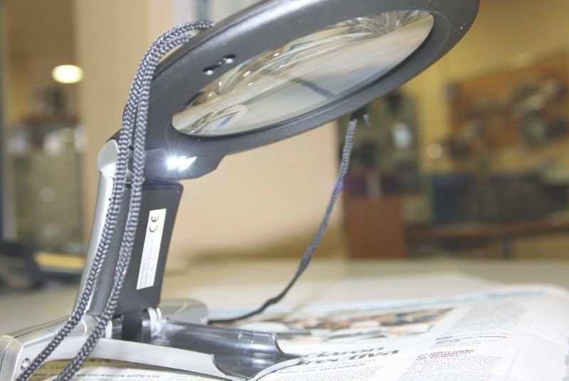 Lighted  Neck Magnifier